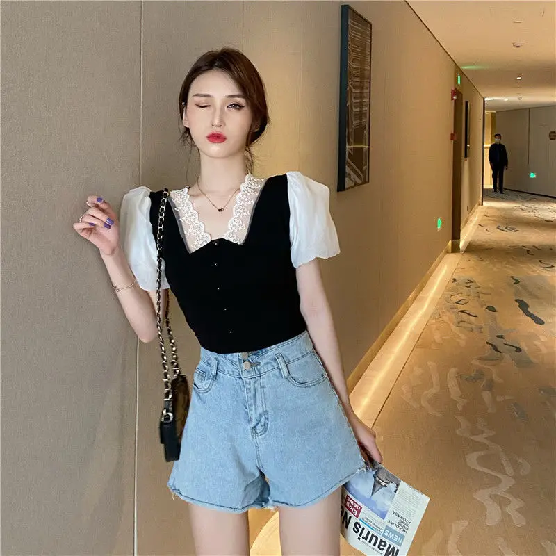 

Women's T-Shirts Sexy Lace Stitching Lace Knit Top with Short-sleeved T-shirt New Puff Sleeve Silk Edge Short Slim Slim Thin Top