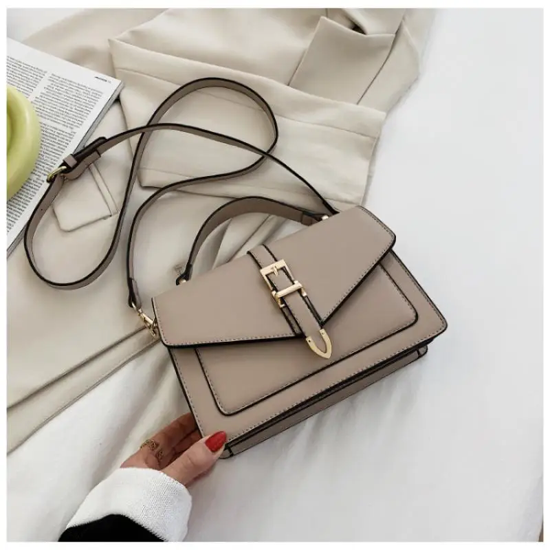 

Luxury Lady's Messenger Bag High Quality Leather Single Shoulder Pillow Diary Designer Lady's Messenger Retro Dinner Bag Black