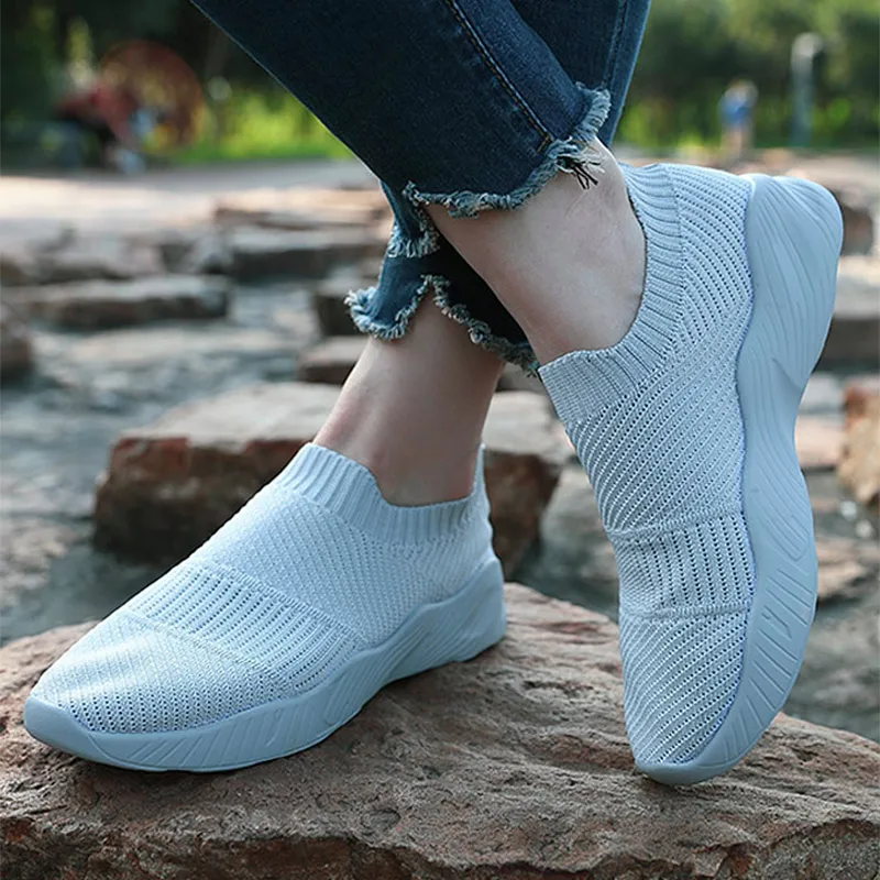 

Women Sneakers Knitted Shoes 2021 Mesh Solid Slip On Plus Size Female Vulcanized Shoes Fashion Leisure Concise Ladies Footwear