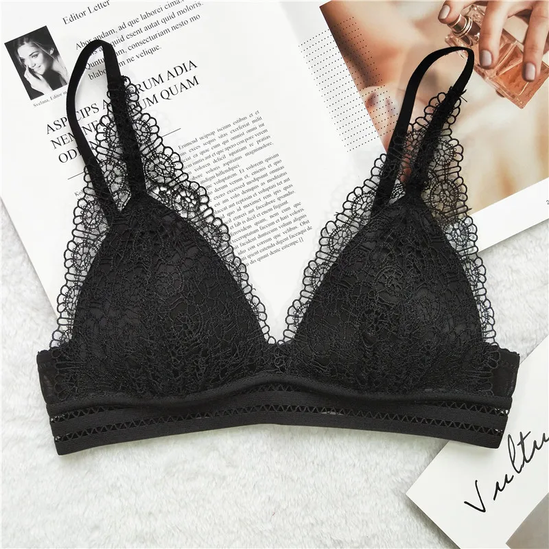 Черный Women Thin Bras French Style Bralette Lace Wireless Triangle Cup Women Lingerie Soft Bra Seamless Underwear Deep V Lingerie - Цвет: Черный