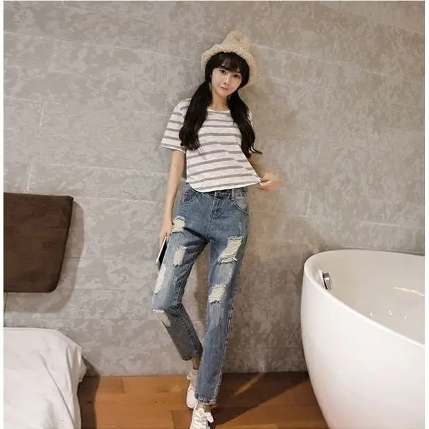 

Large size women's wear Korean perforated jeans for women