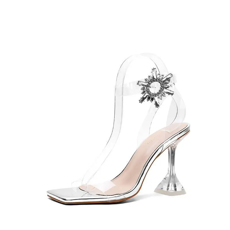 

Сандалии-желе из ПВХ цвета шампанского с открытым носком и кристаллами