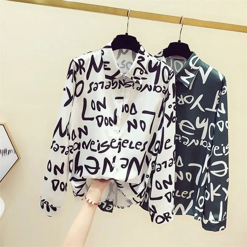 

New Retro Long Sleeve White flowered shirt in spring and autumn of 2021