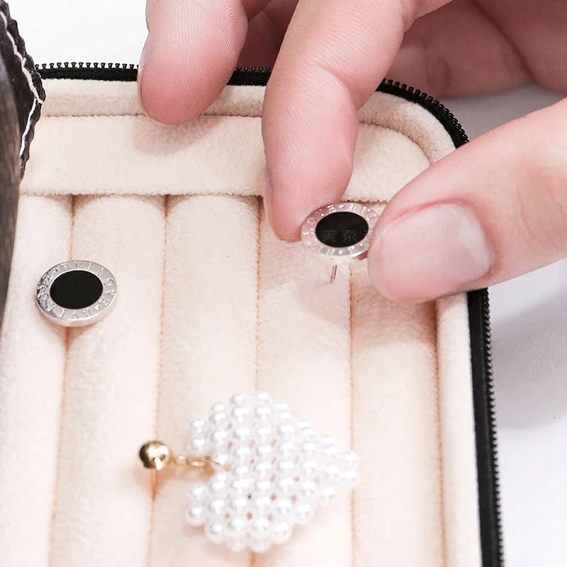 

Small Travel Jewelry Box,Rings Cufflinks Tie Clip Organizer,Zipper Closure