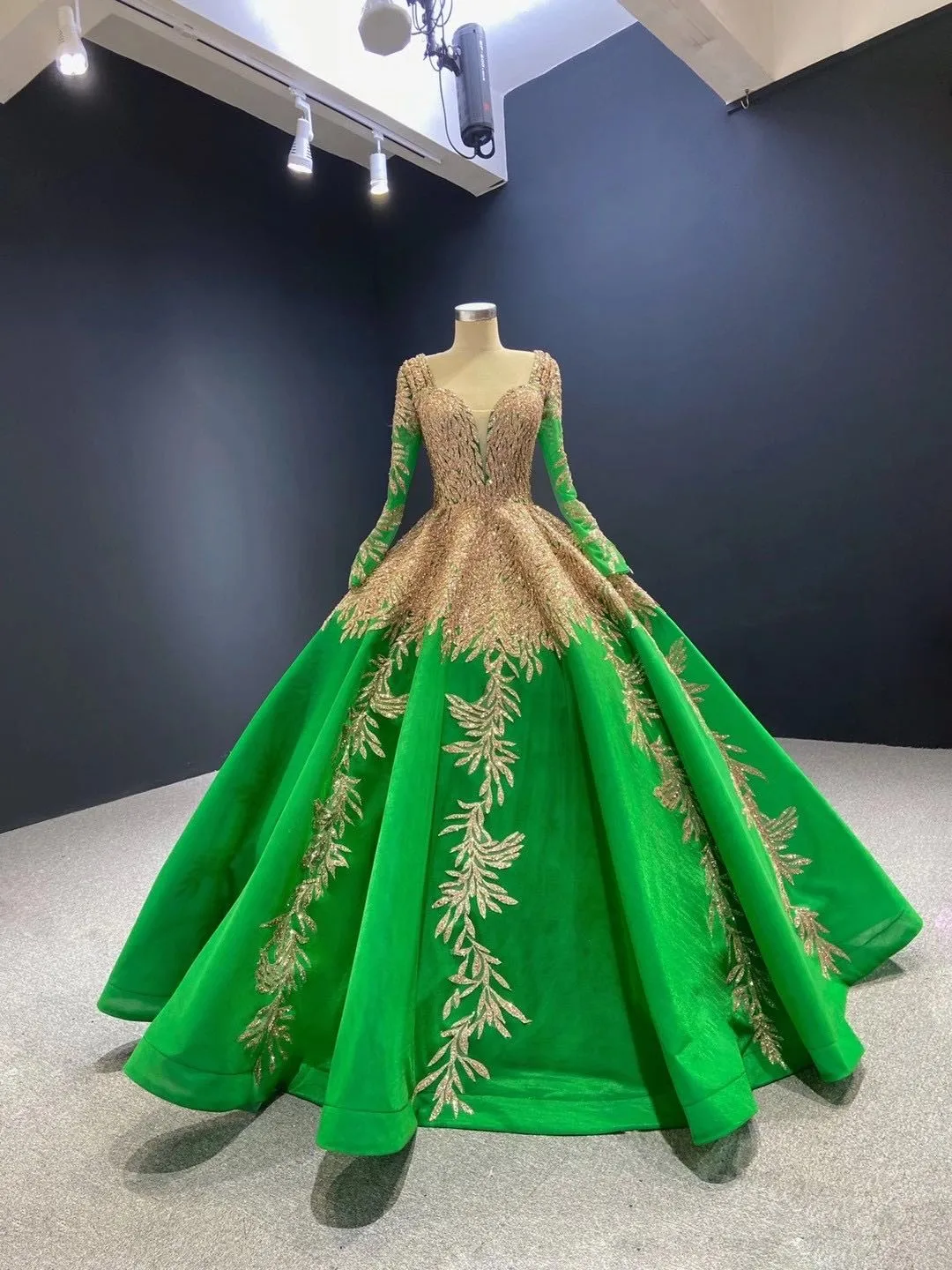 

Dubai Yellow Evening Gown Prom Dresses Long Sleeves Turkish Middle East Ball Gown 2021 Women Pageant Party Gowns Kaftan Vestidos