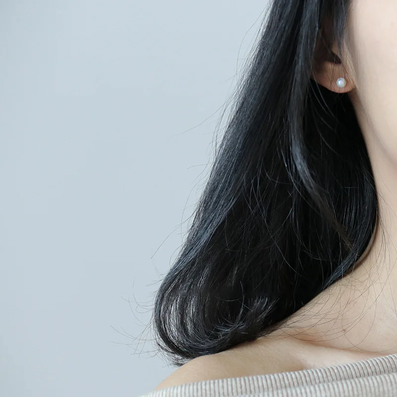 

Женские серьги-гвоздики из чистого серебра пробы с бриллиантами