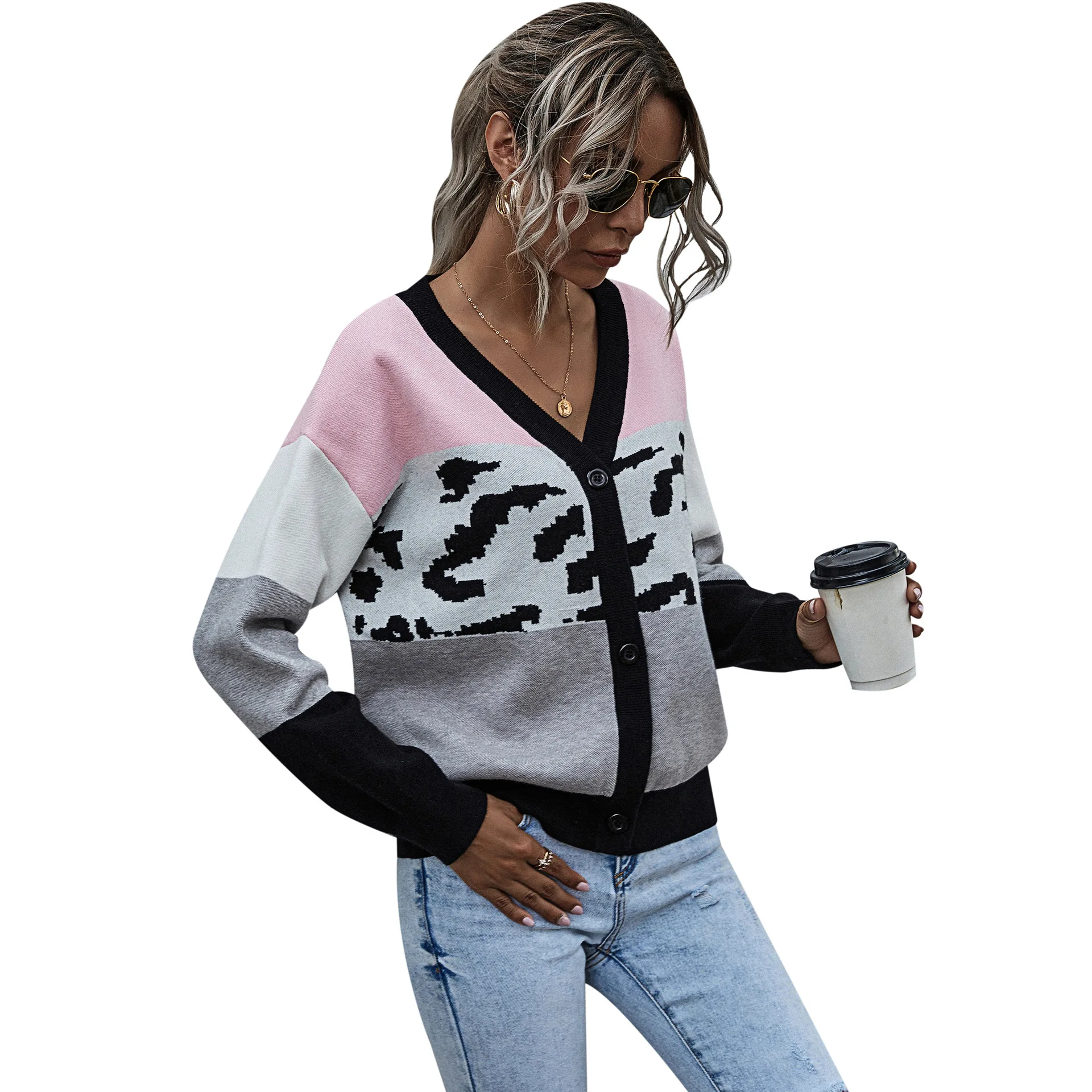 

2020 autumn and winter new short button color matching sweater women's leopard print stitching contrast color knitted cardigan