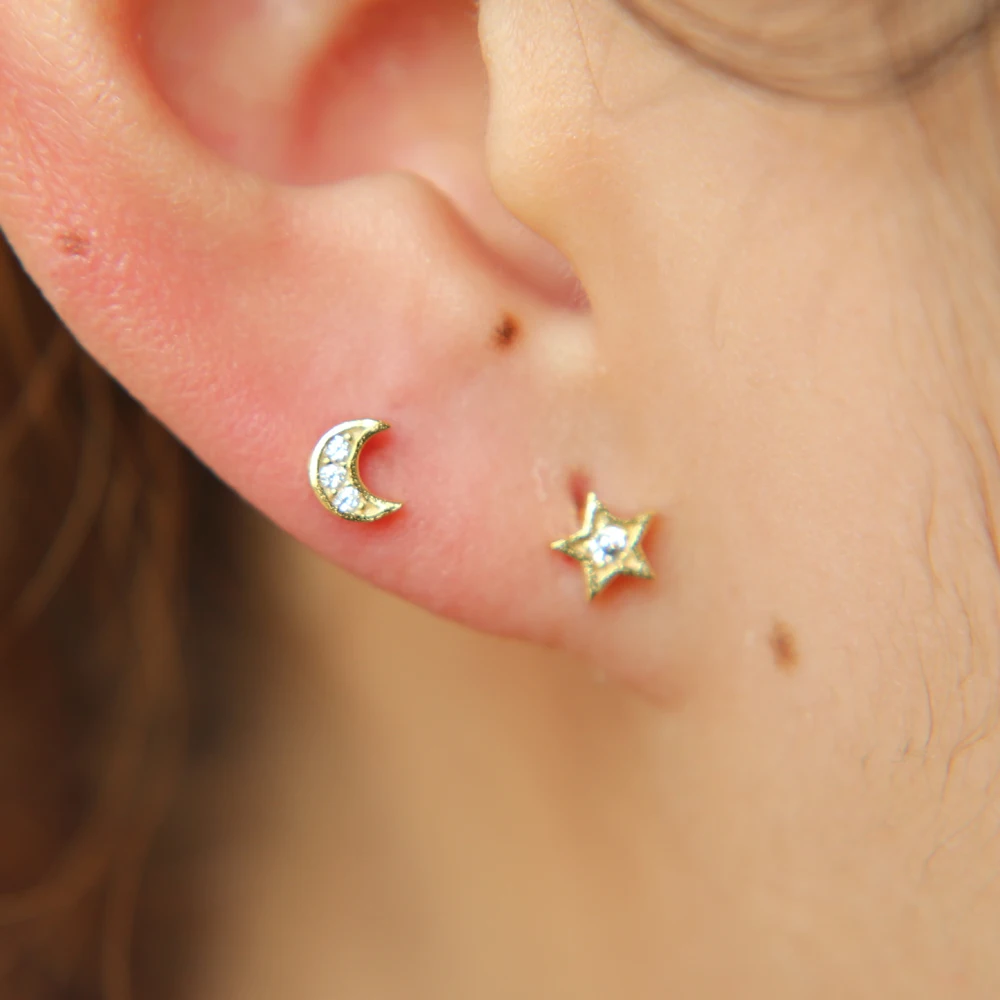 Женские серьги-гвоздики из серебра 2021 пробы с фианитом | Украшения и аксессуары