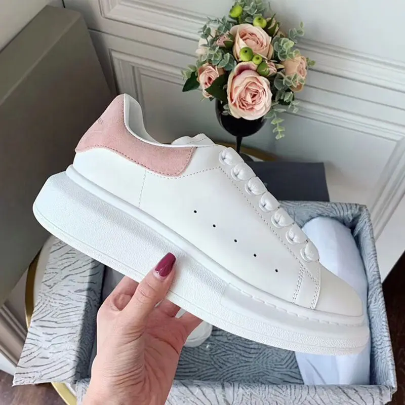 

McQueen Small White Shoes Men And Women Couples Chameleon Sports Gradient Color Shoes 2021 New Inner Increase Thick-Soled Shoes