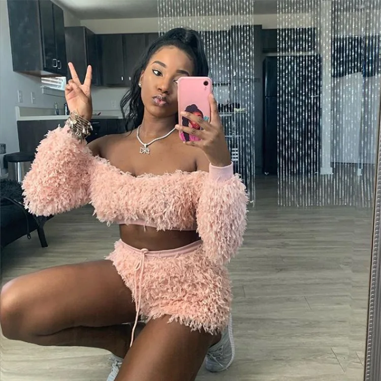 

2022 Autumn Slash Neck Feather Fluff Long Sleeve Crop Tops Short Pants Suits Fashion Sexy Two Piece Set Cosy Streetwear for Girl