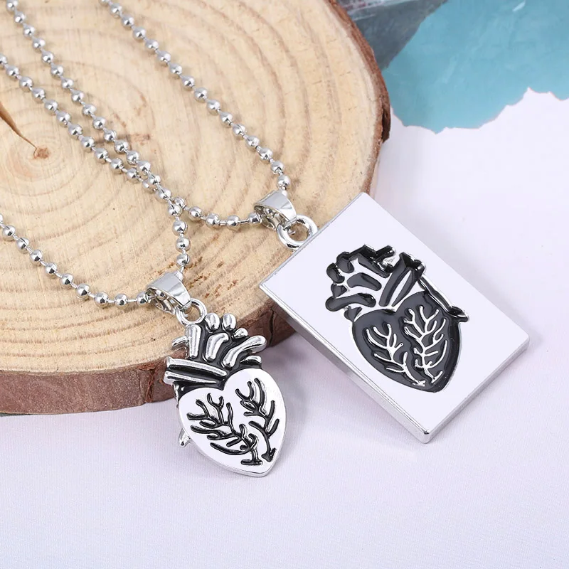 

Pair Of Lovers Fashion Puzzle Anatomical Heart Necklaces Pendants Stainless Steel Chain Couple Collares Women Valentine Day Gift