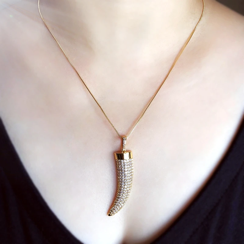 Роскошное ожерелье с большим кулоном золотого цвета цепочка кубическим