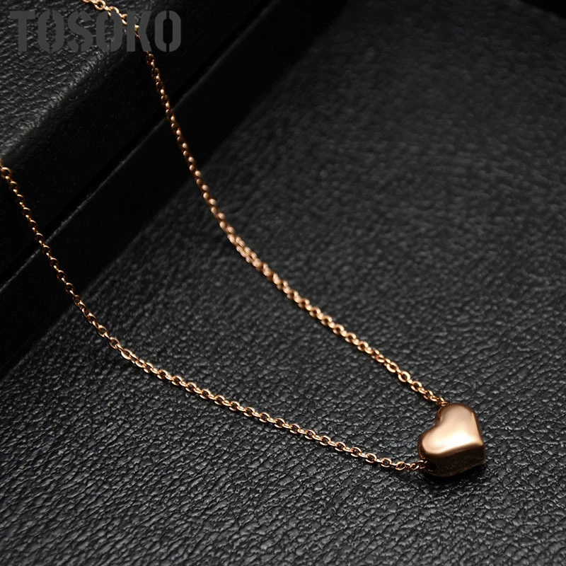 

TOSOKO New Fashion Love Necklace Little Peach Heart Lady Valentines Day Confession Gift Stainless Steel Jewelry Necklace BSP034