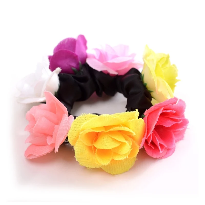 Резинка для волос женская тканевая эластичная заколка с цветами розы круглым