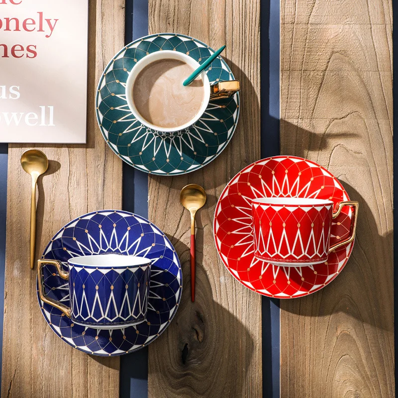 Забавный пылкий узор роскошная фарфоровая чашка и блюдце керамика простые