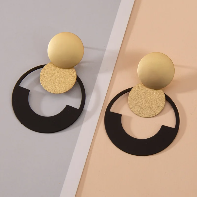 

Ins Style Geometric Hollow Earrings For Women Black Gold Color Retro Earrings Hot Cерьги 2021 тренд Fashion Spring Jewelry New