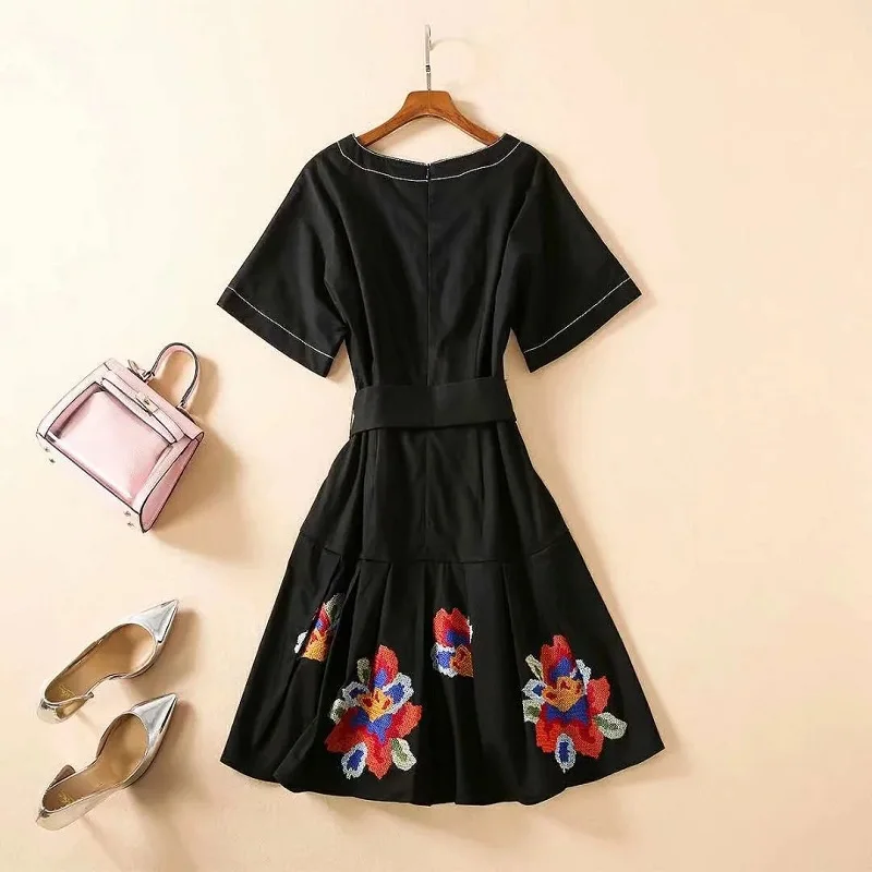 

Quality Denim High Dress 2021 Spring Summer Fashion Style Women V-Neck Floral Embroidery Short Sleeve Casual Black Jeans Dress