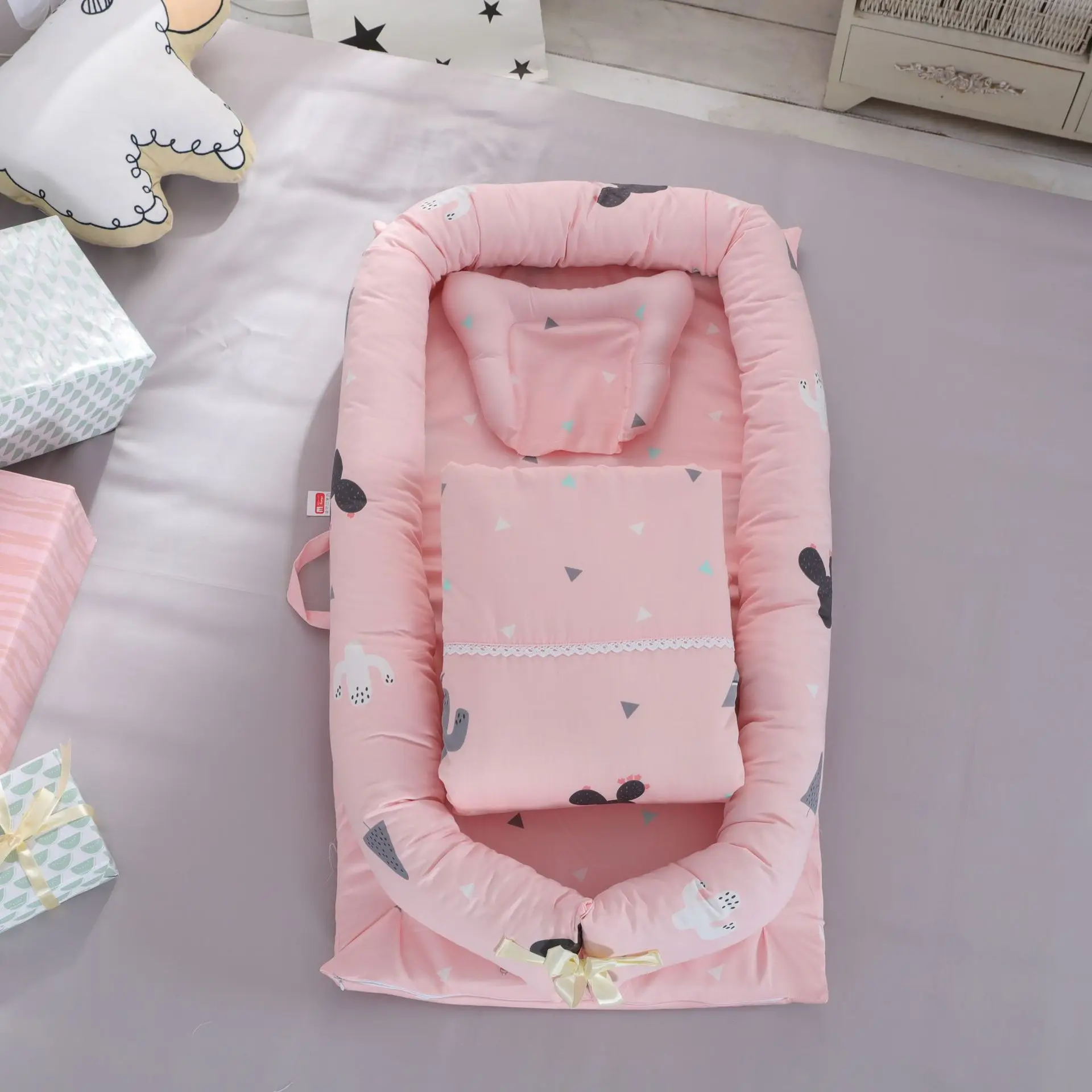 

Character Print Foldable Baby Crib Portable Chaise Longue For Babies Mini Bed And Blanket For Girls Boys