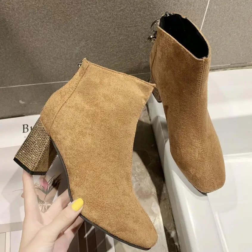 Женские зимние ботинки на высоком каблуке со стразами стразы молнии с подвеской