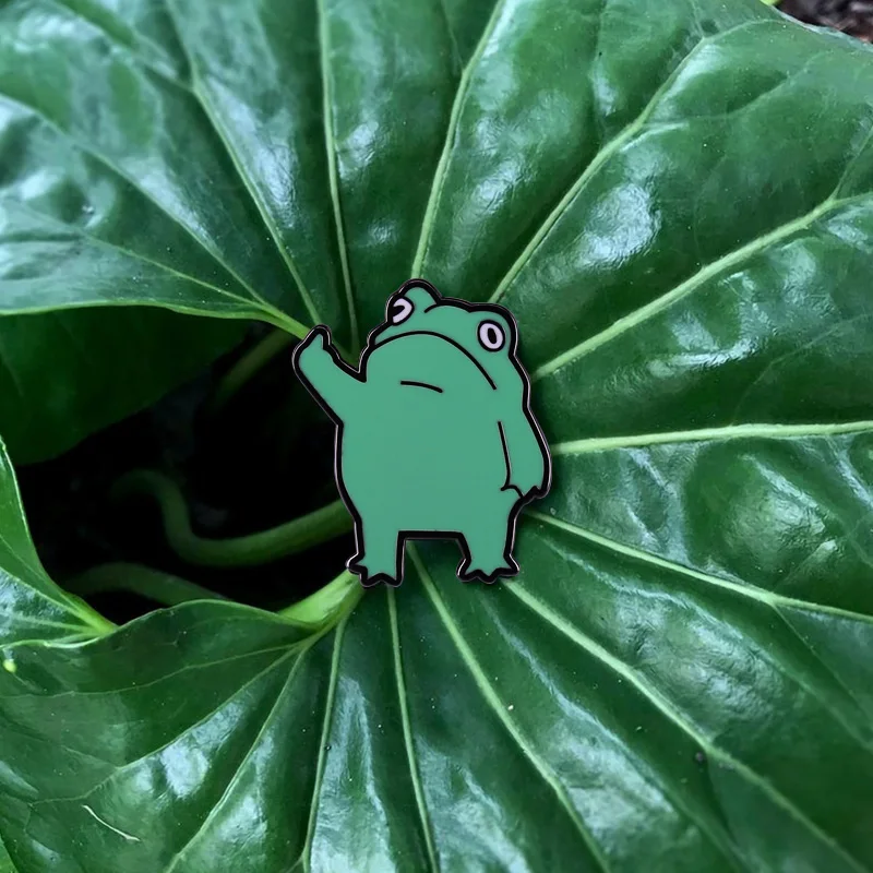 Зеленый значок Frrog не так легко быть зеленым. | Украшения и аксессуары