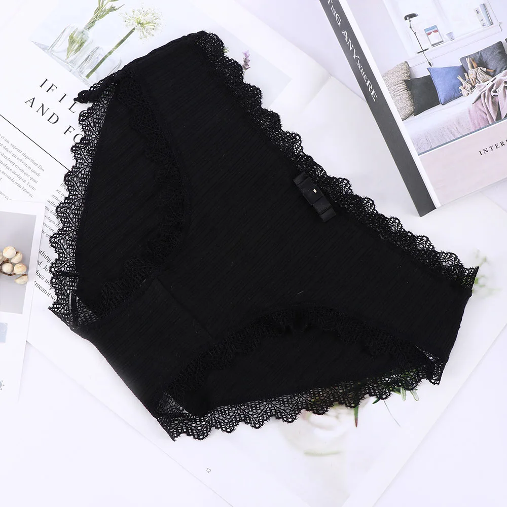 Мягкие трусики с промежностью однотонные из дышащей хлопковой ткани женские