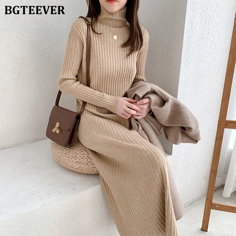 Повседневное плотное теплое осенне зимнее платье водолазка средней длины