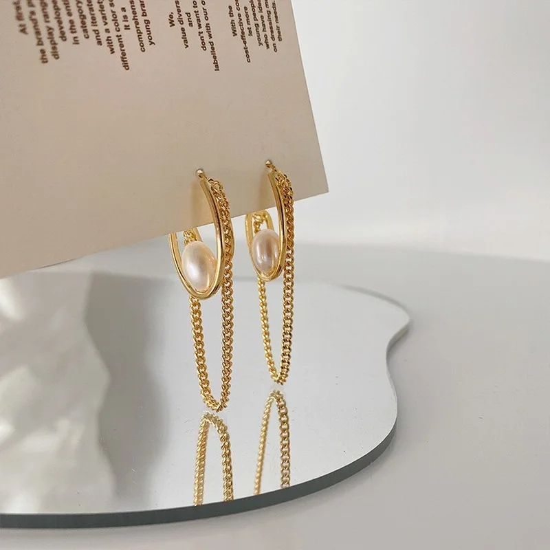 

Korean Fashion Metallic Chain Tassel Natural Pearl Dangle Earrings for Women Vintage Geometric Gold Plated C-shaped Earrings