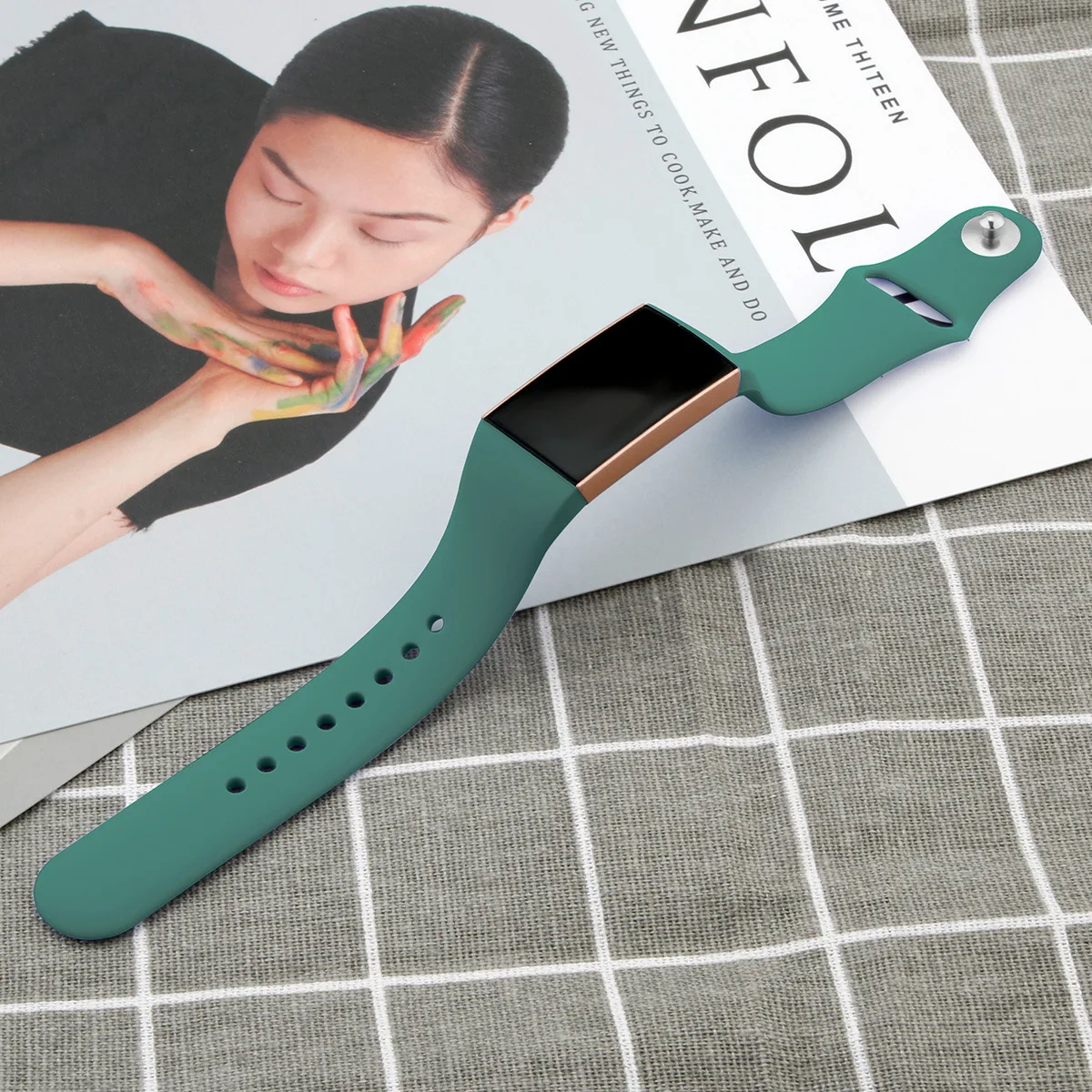 

Bands Compatible with fitbit charge 3 / 4 smart watch Watch Strap Replacement Silicone Band with Buckle for Men Women WB219