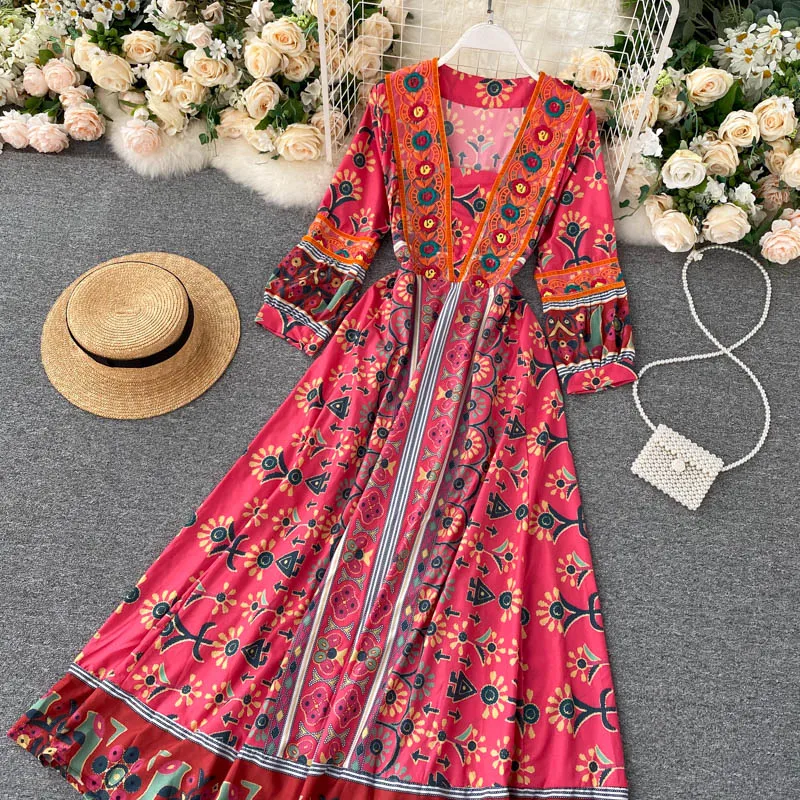 Женское пляжное платье с принтом длинное тонкое в стиле ретро для отдыха на пляже
