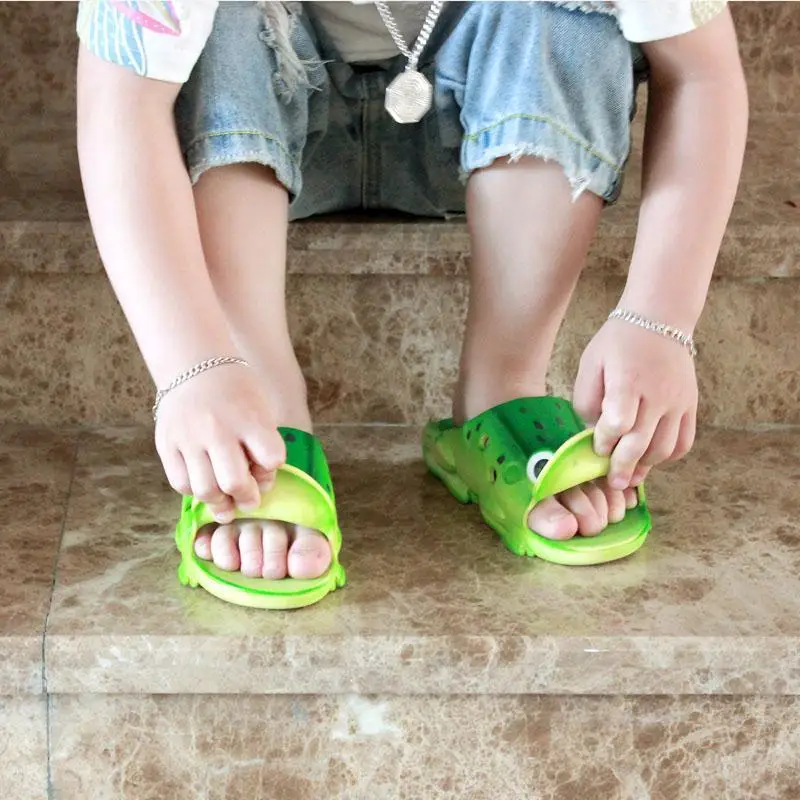 

NYCOOL Kids Shoes Bionic Frog Cartoon Shoes Parent-Child House Slippers Pupil Junior Footwear Boys Beach Shoes Baby Girls Shoes