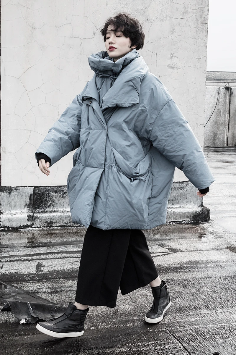 Куртка женская зимняя на утином пуху ветрозащитная с капюшоном и рукавами