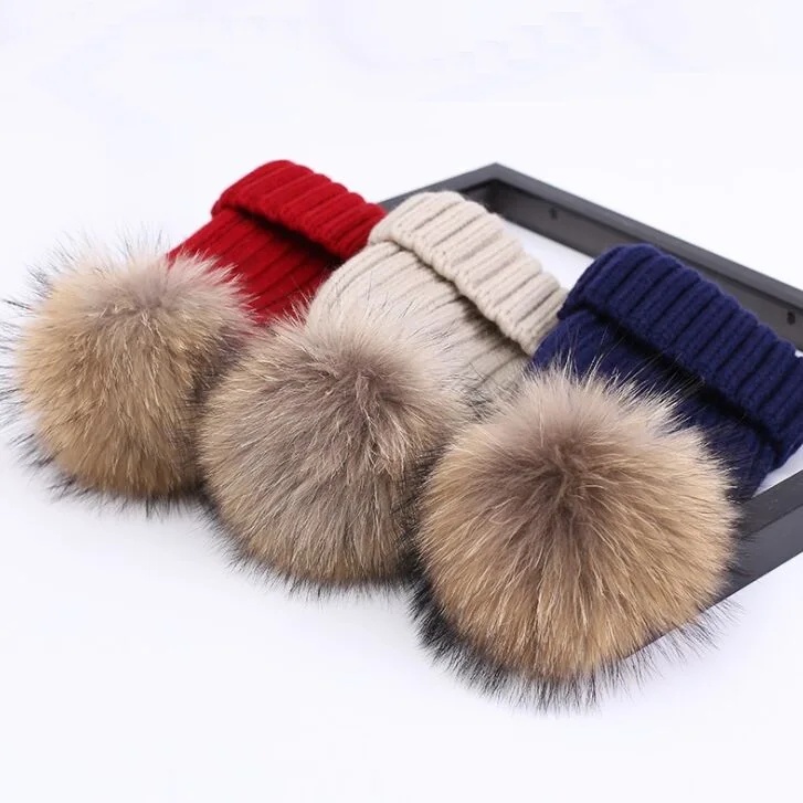 Вязаные шапки с большими меховыми помпонами для маленьких мальчиков и девочек