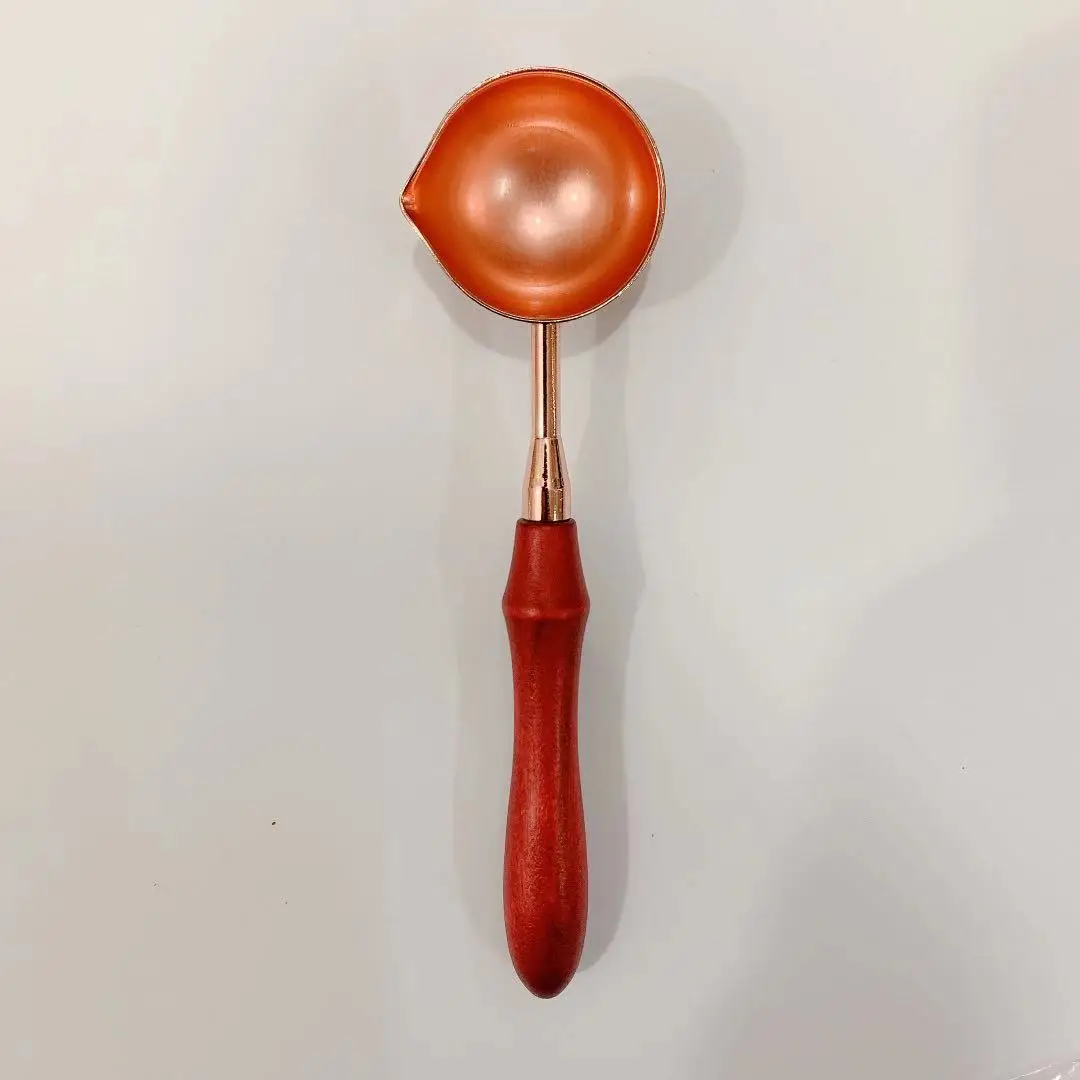 

Запечатывания ложка для воска с деревянной ручкой чехол из кожи в стиле ретро штампованные ложки пригласительные билеты декоративные штам...