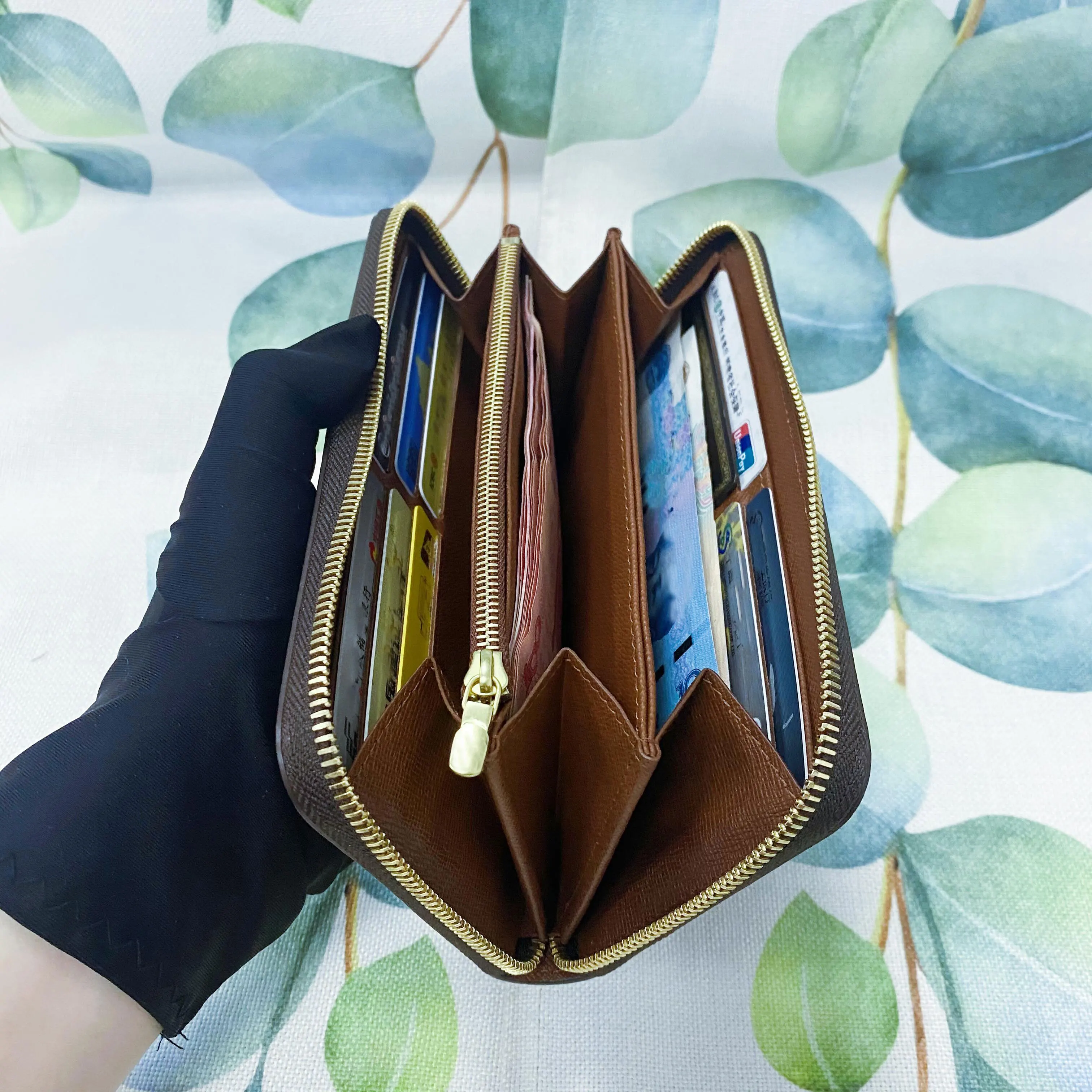 

Luxury designer cash wallet fashion branded luxury cardholder high quality bifold wallet classic money clip wallet women cash