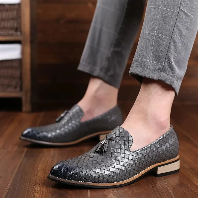 

Elegant male office dress shoes genuine leather casual loafers men tassel plaid rubber sneakers man formal shoes