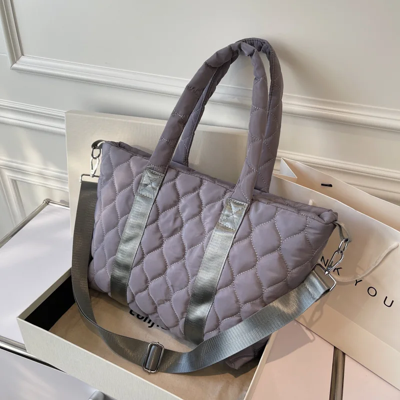 

New Embroidered Thread Diamond Lattice Women's Bag Simple Leisure One Shoulder Bag Women's Portable Fashion Solid Nylon Bag