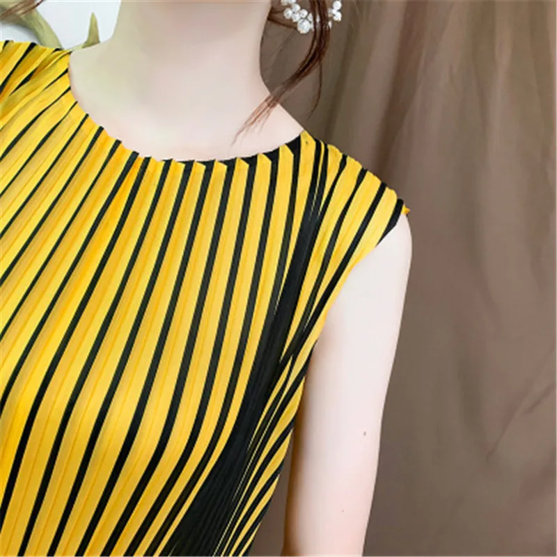 Женское платье весеннее кружевное большого размера из двух частей с вышивкой