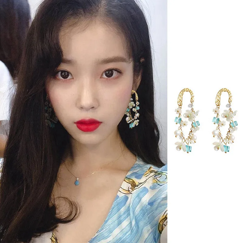 Новинка элегантные серьги-подвески в виде цветка жемчуга металла длинной