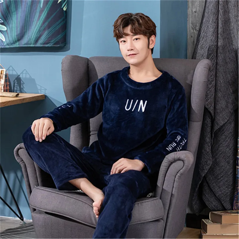 Thicken Flannel Men's Pajamas 2 Pieces Suit Fashion Print Feather Home Clothes Loose Soft Homewear Pajamas Warm Winter Sleepwear