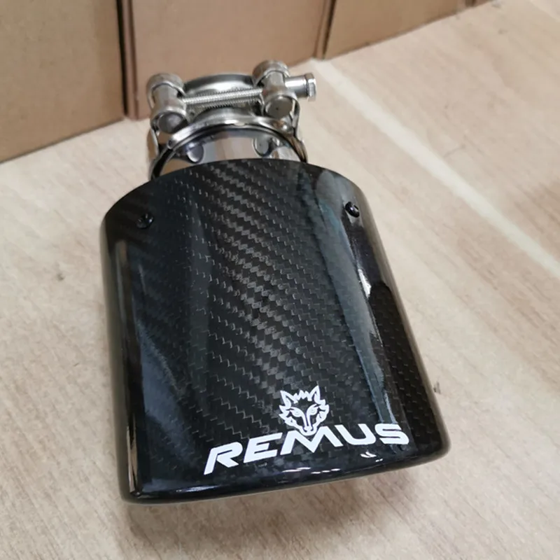 Овальный Наклонный наконечник выхлопной трубы из углеродного волокна Remus