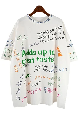 Свободный пуловер с короткими рукавами принтом граффити и алфавита большие