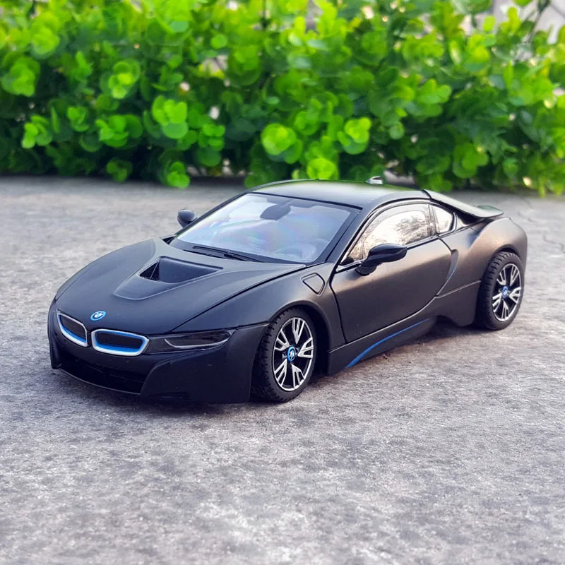 Очень крутая модель автомобиля из сплава в масштабе 1:24 BMW I8 литой и игрушечный