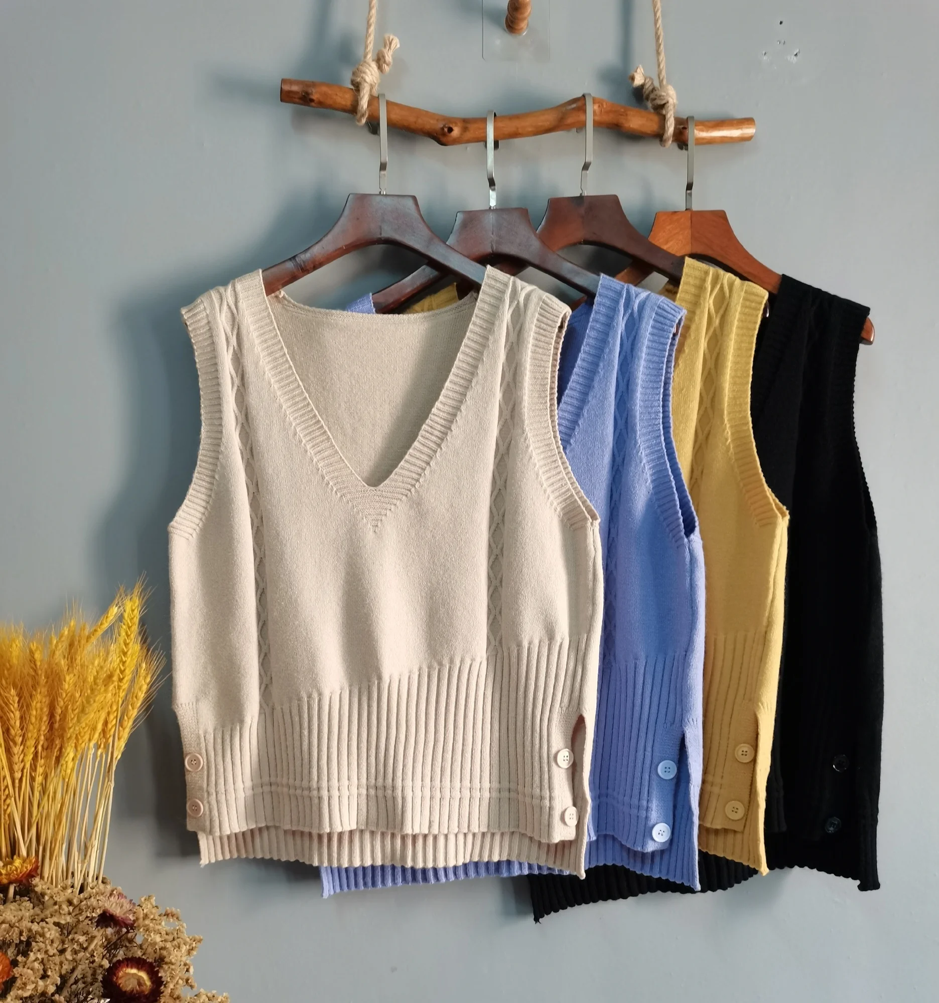 

CMAZ Spring and Autumn New Vest Women's Vest Waistcoat Loose V-neck Sleeveless Sweater Waistcoat Fur Sweater Top