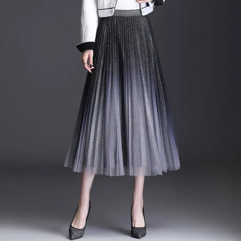 

2021 Spring Women Loose Gradient Color Pleated Skirts Female Slim A-line High Waist Pleated Skirt Female Elegant Maxi Skirt Q65