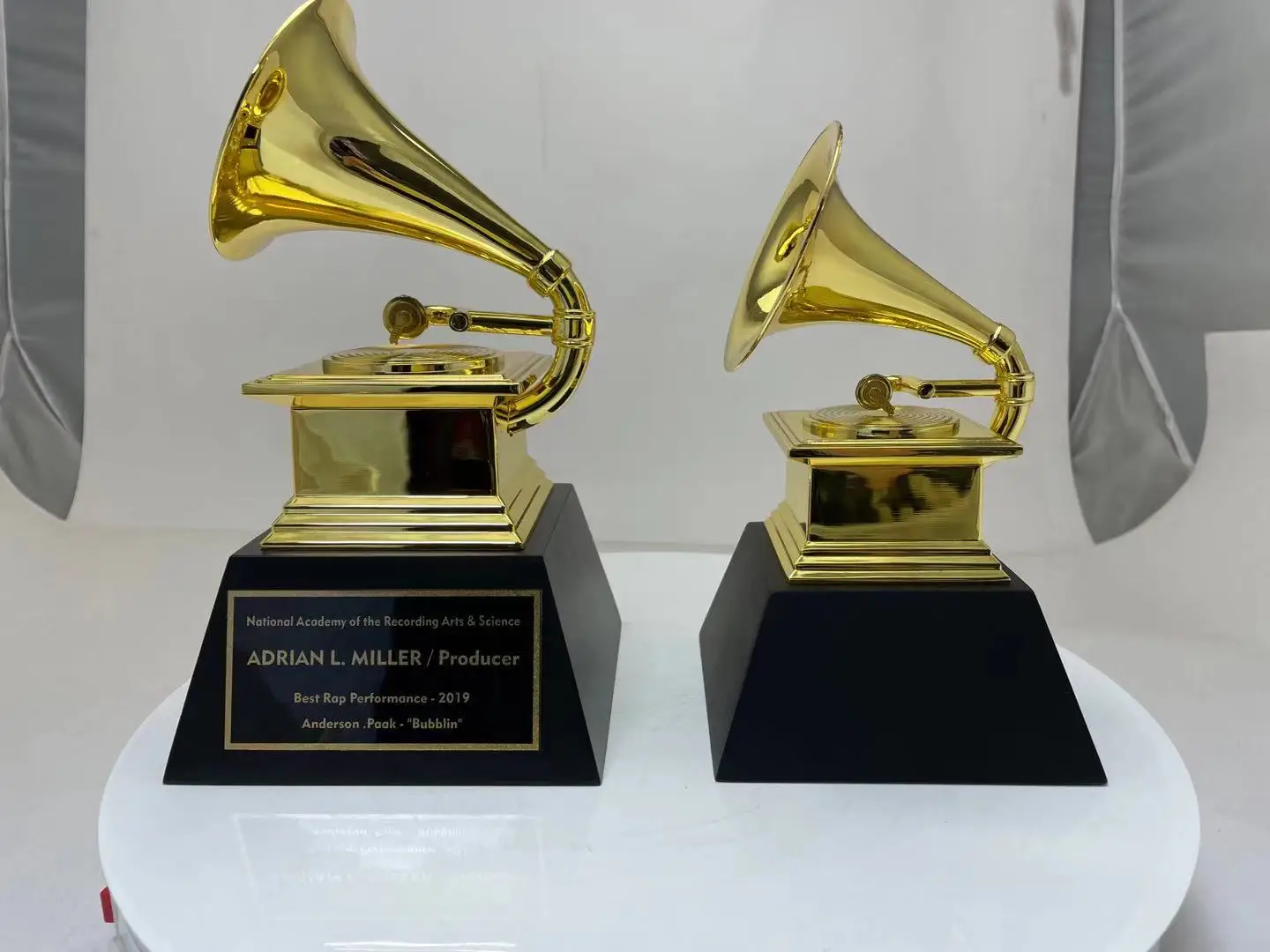 Replica Grammy MTV GRAMMYS Awards Gramophone Metal Trophy  NARAS Nice Gift Souvenir Collections  halloween christmas decoration images - 6