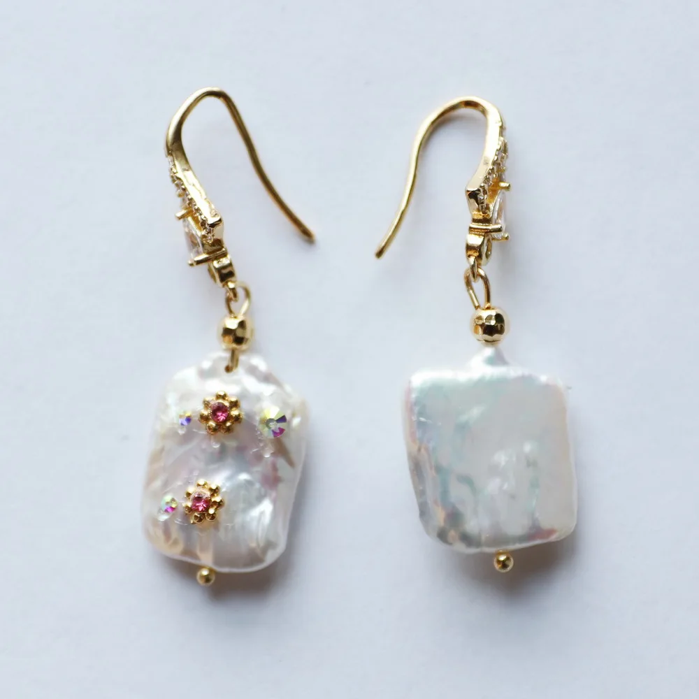 Серьги-Крючки женские латунные с пресноводным жемчугом и фианитами | Украшения