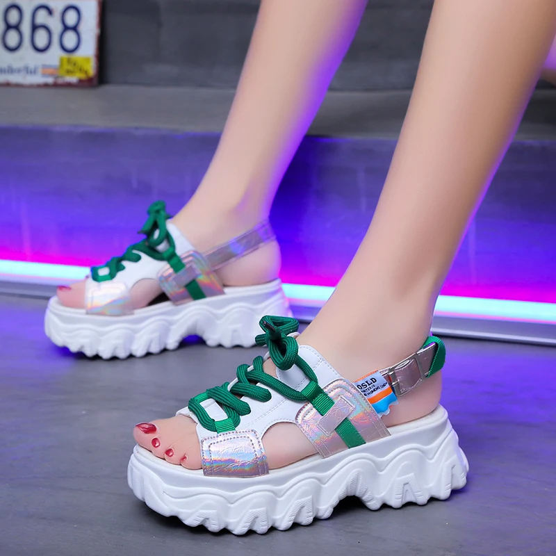 Женские сандалии на массивной платформе черные повседневные дизайнерские туфли