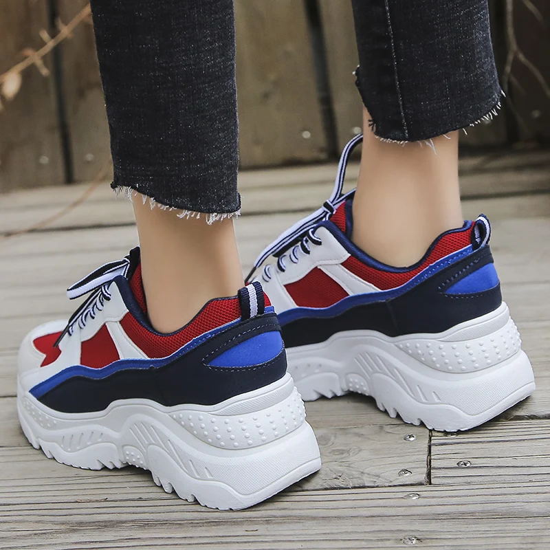 Женские кроссовки на шнуровке сетчатые дышащие повседневная обувь толстой