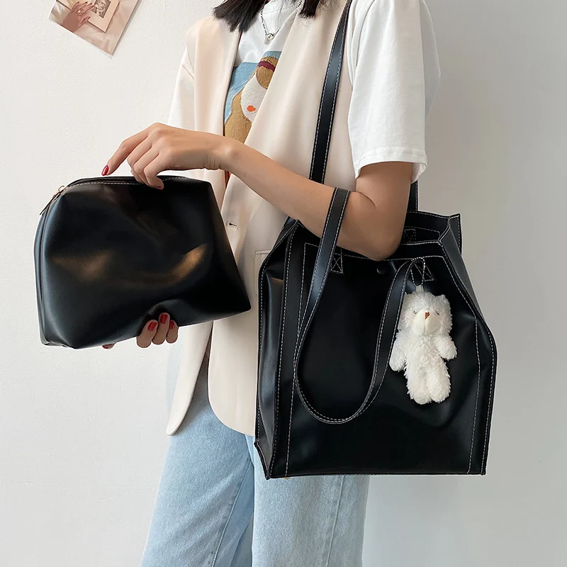 

2 шт./компл., сумки через плечо для женщин, 2021, милые сумки-тоуты с маленьким медведем, роскошные женские сумки из мягкой кожи, белая дизайнерс...