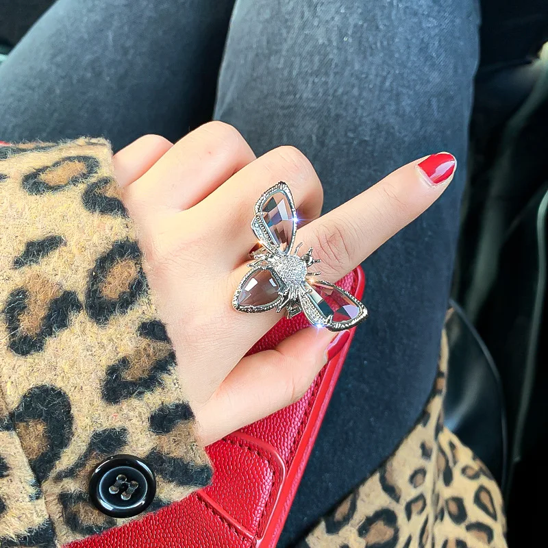 

2022 Fashion Exaggerate Gold Silver Color Bee Rings Luxury Crystal Zircon Open Index Finger Ring For Women Wedding Party Jewelry